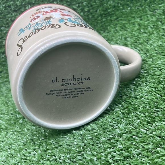 Season's Greetings Mushroom Mug, NWT - Picture 8 of 8